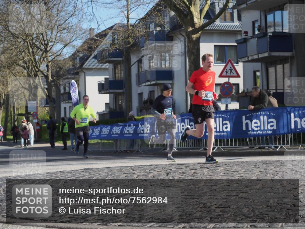 06.04.2025 - 44. Internationalen Wilhelmsburger Insellauf Luisa Fischer http://msf.ph/oto/7562984 06.04.2025 10:32:25 Ziel 5086, 5002, 3650 meine-sportfotos.de