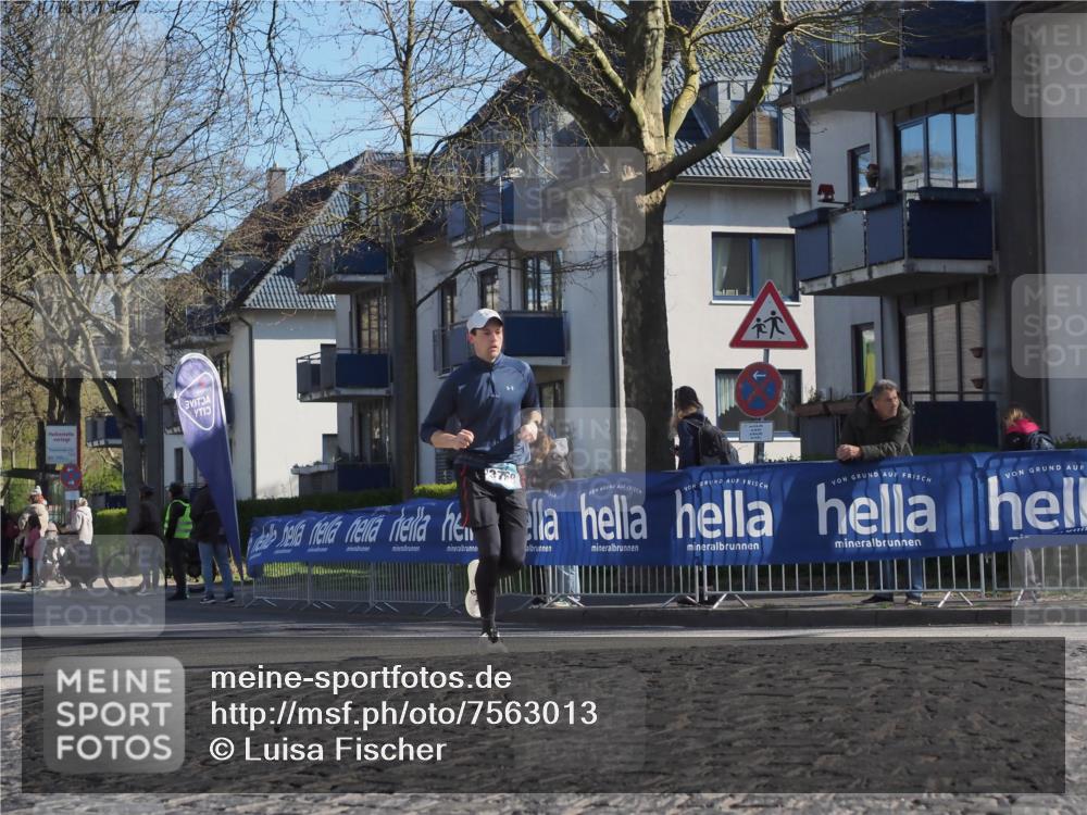 06.04.2025 - 44. Internationalen Wilhelmsburger Insellauf Luisa Fischer http://msf.ph/oto/7563013 06.04.2025 10:32:36 Ziel 3, 3760 meine-sportfotos.de