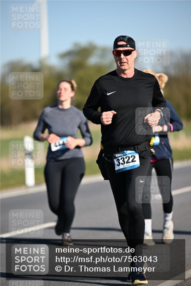 06.04.2025 - 44. Internationalen Wilhelmsburger Insellauf Dr. Thomas Lammeyer http://msf.ph/oto/7563043 06.04.2025 09:37:50 Laufen 44, 3322 meine-sportfotos.de