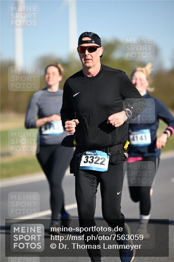 06.04.2025 - 44. Internationalen Wilhelmsburger Insellauf Dr. Thomas Lammeyer http://msf.ph/oto/7563059 06.04.2025 09:37:50 Laufen 3322, 4141 meine-sportfotos.de