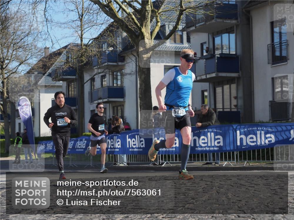 06.04.2025 - 44. Internationalen Wilhelmsburger Insellauf Luisa Fischer http://msf.ph/oto/7563061 06.04.2025 10:32:44 Ziel 4355, 3863, 5137 meine-sportfotos.de
