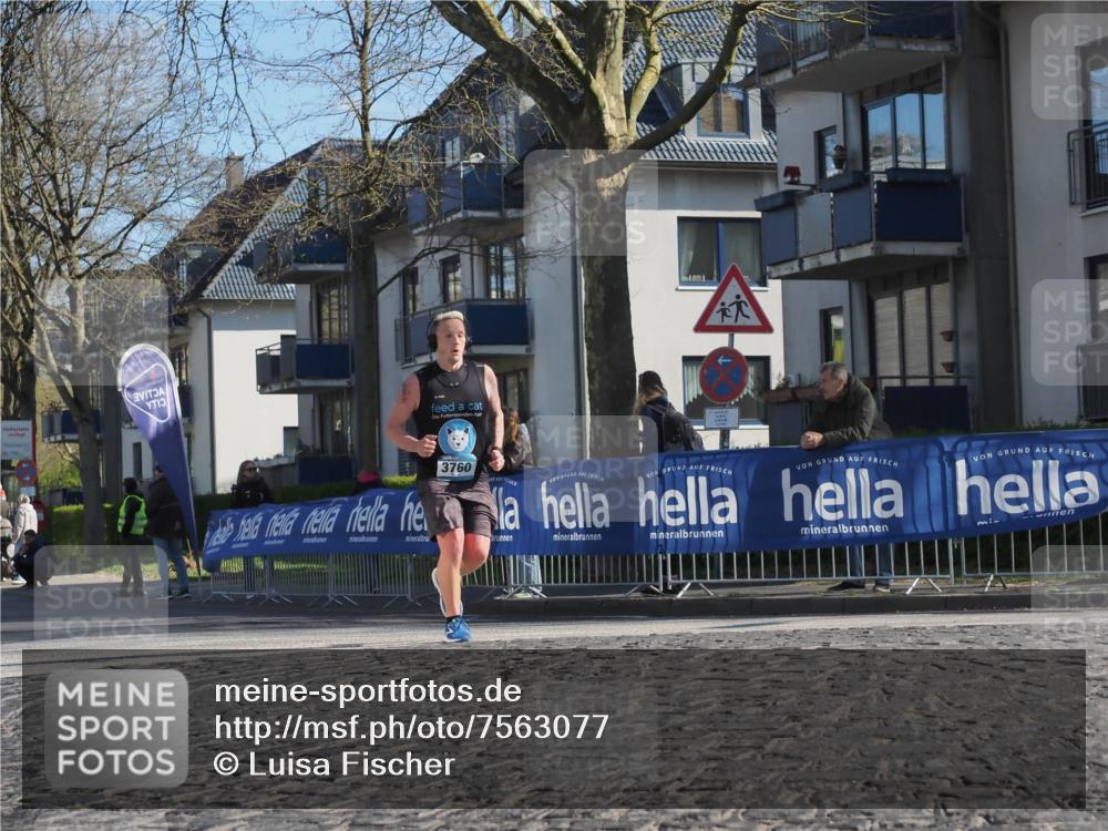 06.04.2025 - 44. Internationalen Wilhelmsburger Insellauf Luisa Fischer http://msf.ph/oto/7563077 06.04.2025 10:32:49 Ziel 3, 3760 meine-sportfotos.de