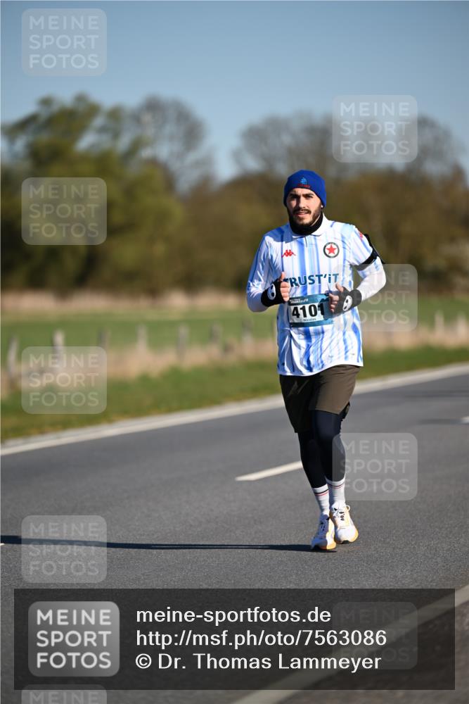 06.04.2025 - 44. Internationalen Wilhelmsburger Insellauf Dr. Thomas Lammeyer http://msf.ph/oto/7563086 06.04.2025 09:38:02 Laufen 41019 meine-sportfotos.de