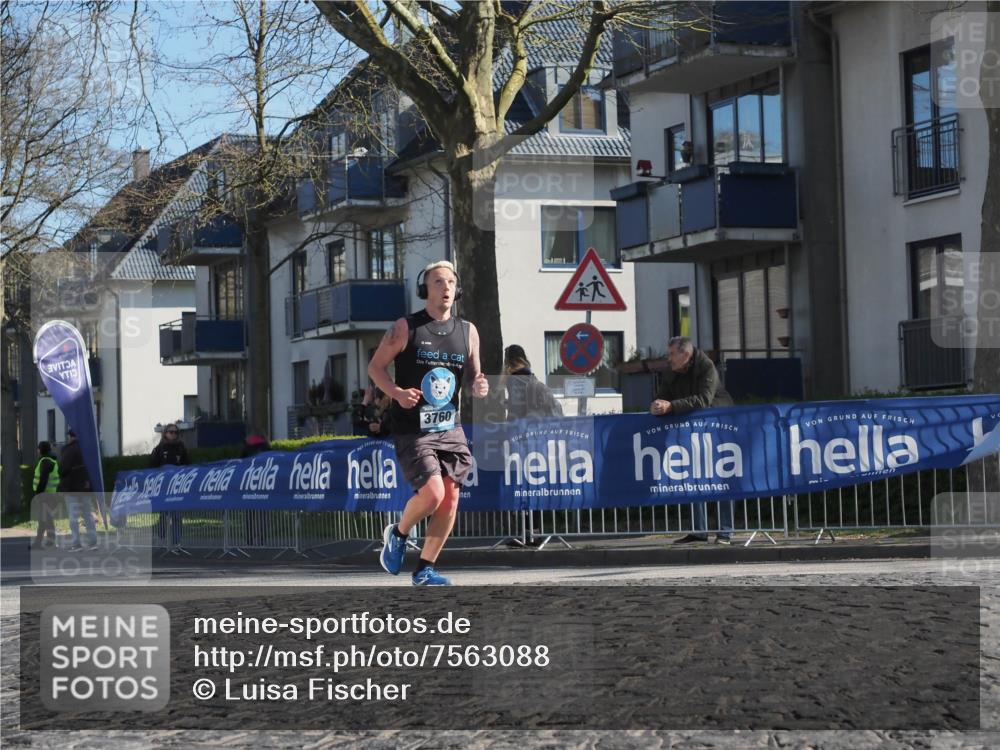 06.04.2025 - 44. Internationalen Wilhelmsburger Insellauf Luisa Fischer http://msf.ph/oto/7563088 06.04.2025 10:32:49 Ziel 3760 meine-sportfotos.de