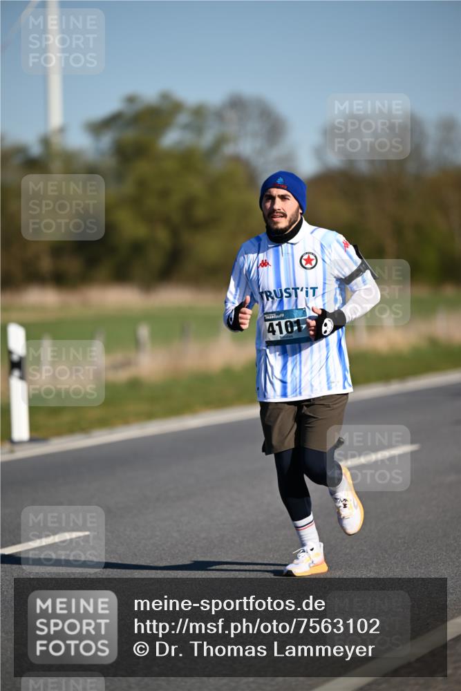 06.04.2025 - 44. Internationalen Wilhelmsburger Insellauf Dr. Thomas Lammeyer http://msf.ph/oto/7563102 06.04.2025 09:38:03 Laufen 41019 meine-sportfotos.de