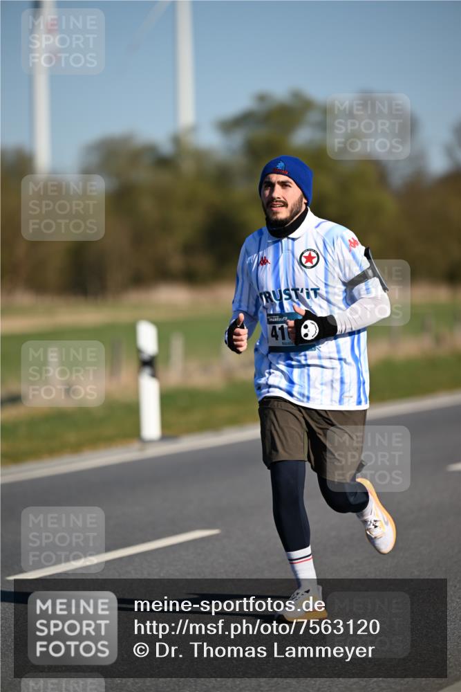 06.04.2025 - 44. Internationalen Wilhelmsburger Insellauf Dr. Thomas Lammeyer http://msf.ph/oto/7563120 06.04.2025 09:38:04 Laufen 418 meine-sportfotos.de