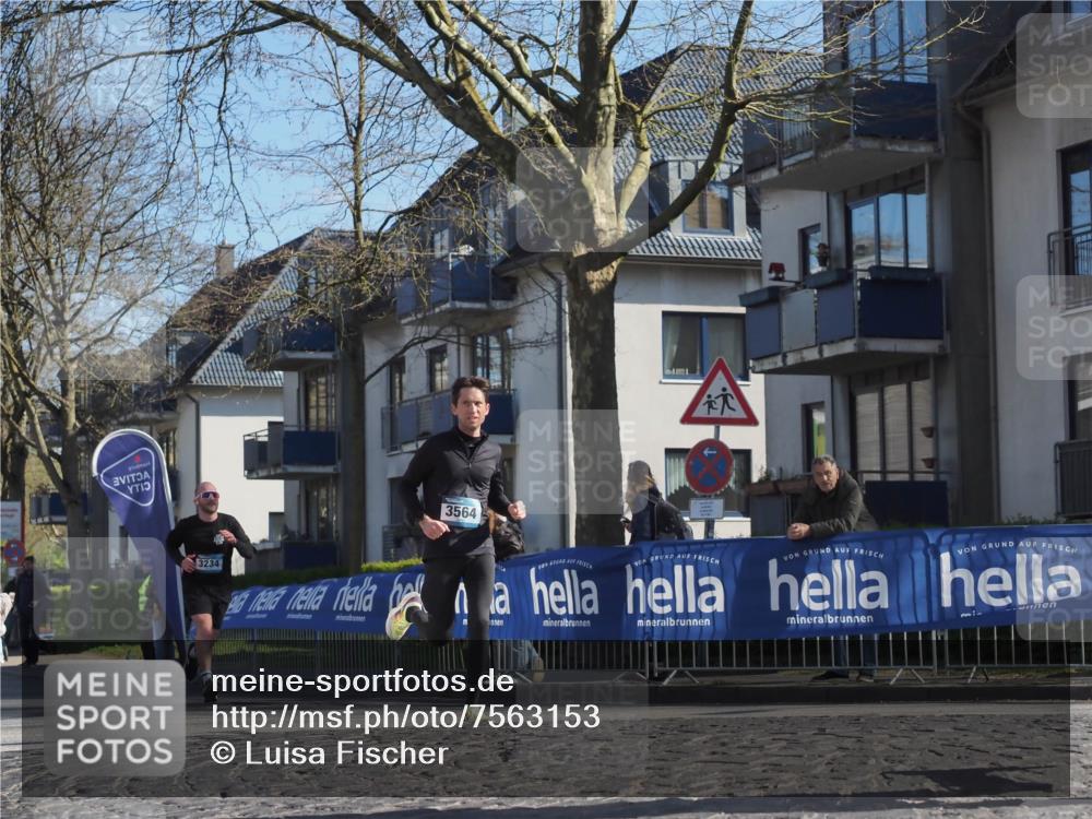 06.04.2025 - 44. Internationalen Wilhelmsburger Insellauf Luisa Fischer http://msf.ph/oto/7563153 06.04.2025 10:33:04 Ziel 3234, 3564 meine-sportfotos.de