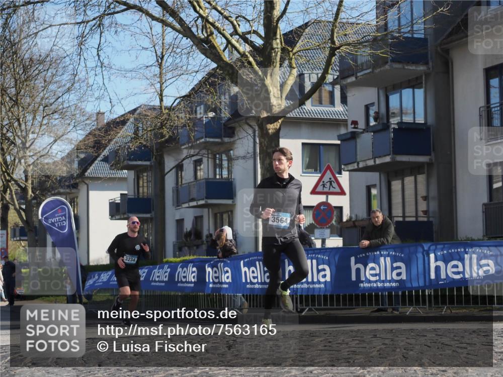 06.04.2025 - 44. Internationalen Wilhelmsburger Insellauf Luisa Fischer http://msf.ph/oto/7563165 06.04.2025 10:33:04 Ziel 3234, 3564 meine-sportfotos.de