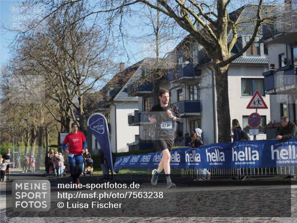 06.04.2025 - 44. Internationalen Wilhelmsburger Insellauf Luisa Fischer http://msf.ph/oto/7563238 06.04.2025 10:33:10 Ziel 4186 meine-sportfotos.de