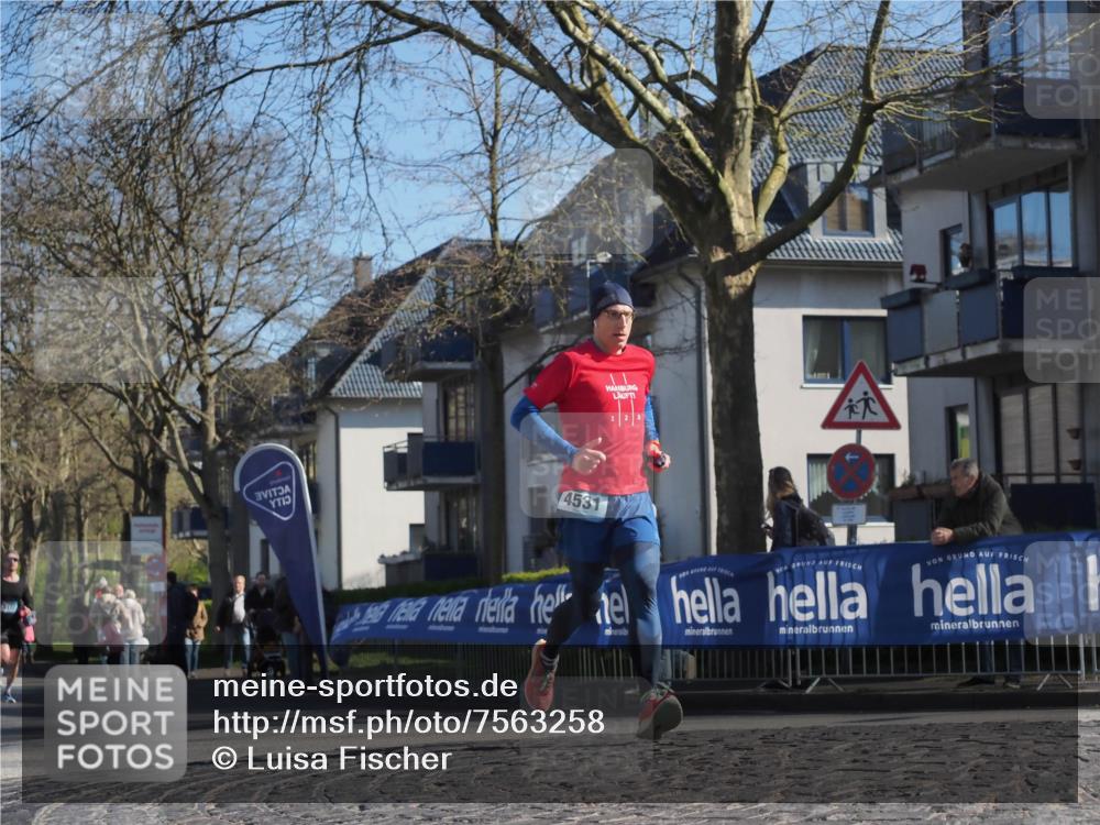 06.04.2025 - 44. Internationalen Wilhelmsburger Insellauf Luisa Fischer http://msf.ph/oto/7563258 06.04.2025 10:33:12 Ziel 4531 meine-sportfotos.de