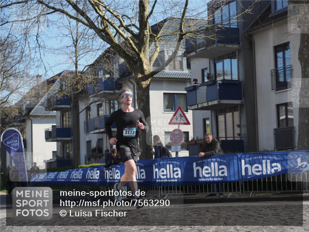 06.04.2025 - 44. Internationalen Wilhelmsburger Insellauf Luisa Fischer http://msf.ph/oto/7563290 06.04.2025 10:33:17 Ziel 3177 meine-sportfotos.de