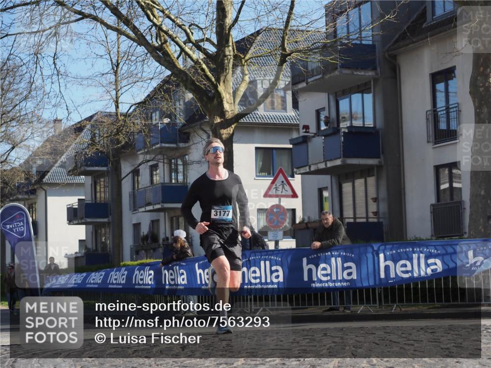 06.04.2025 - 44. Internationalen Wilhelmsburger Insellauf Luisa Fischer http://msf.ph/oto/7563293 06.04.2025 10:33:17 Ziel 3177 meine-sportfotos.de