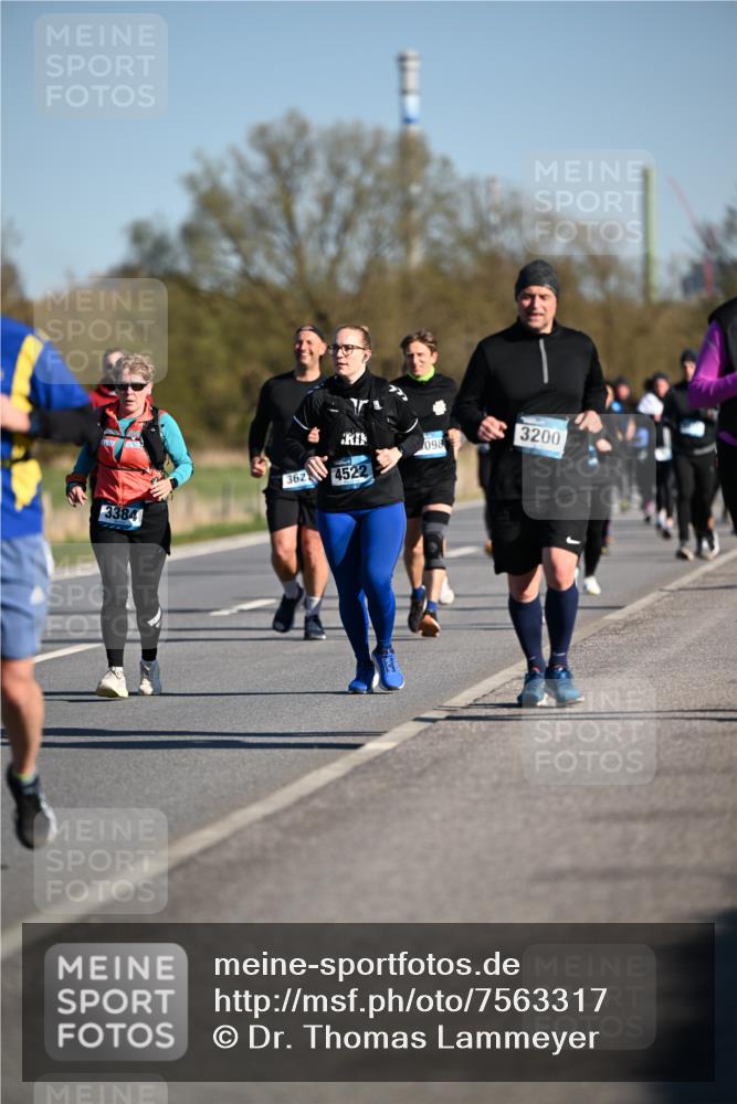 06.04.2025 - 44. Internationalen Wilhelmsburger Insellauf Dr. Thomas Lammeyer http://msf.ph/oto/7563317 06.04.2025 09:38:16 Laufen 3384, 362, 3200, 098, 4522 meine-sportfotos.de