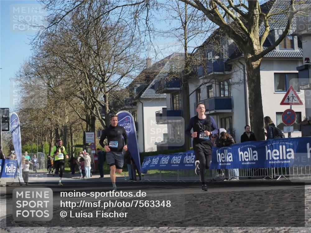 06.04.2025 - 44. Internationalen Wilhelmsburger Insellauf Luisa Fischer http://msf.ph/oto/7563348 06.04.2025 10:33:32 Ziel 4455, 4262, 3565 meine-sportfotos.de