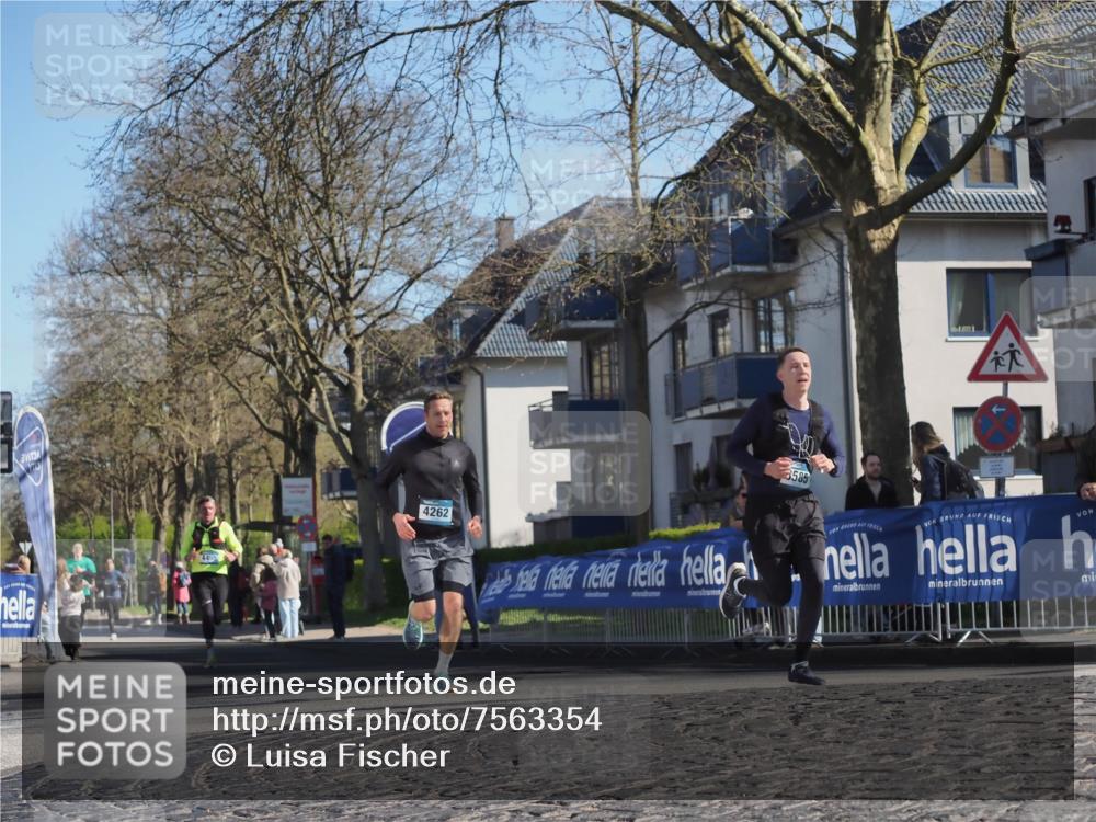06.04.2025 - 44. Internationalen Wilhelmsburger Insellauf Luisa Fischer http://msf.ph/oto/7563354 06.04.2025 10:33:32 Ziel 4262, 3585 meine-sportfotos.de