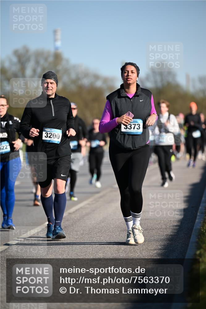 06.04.2025 - 44. Internationalen Wilhelmsburger Insellauf Dr. Thomas Lammeyer http://msf.ph/oto/7563370 06.04.2025 09:38:18 Laufen 522, 3200, 3373 meine-sportfotos.de