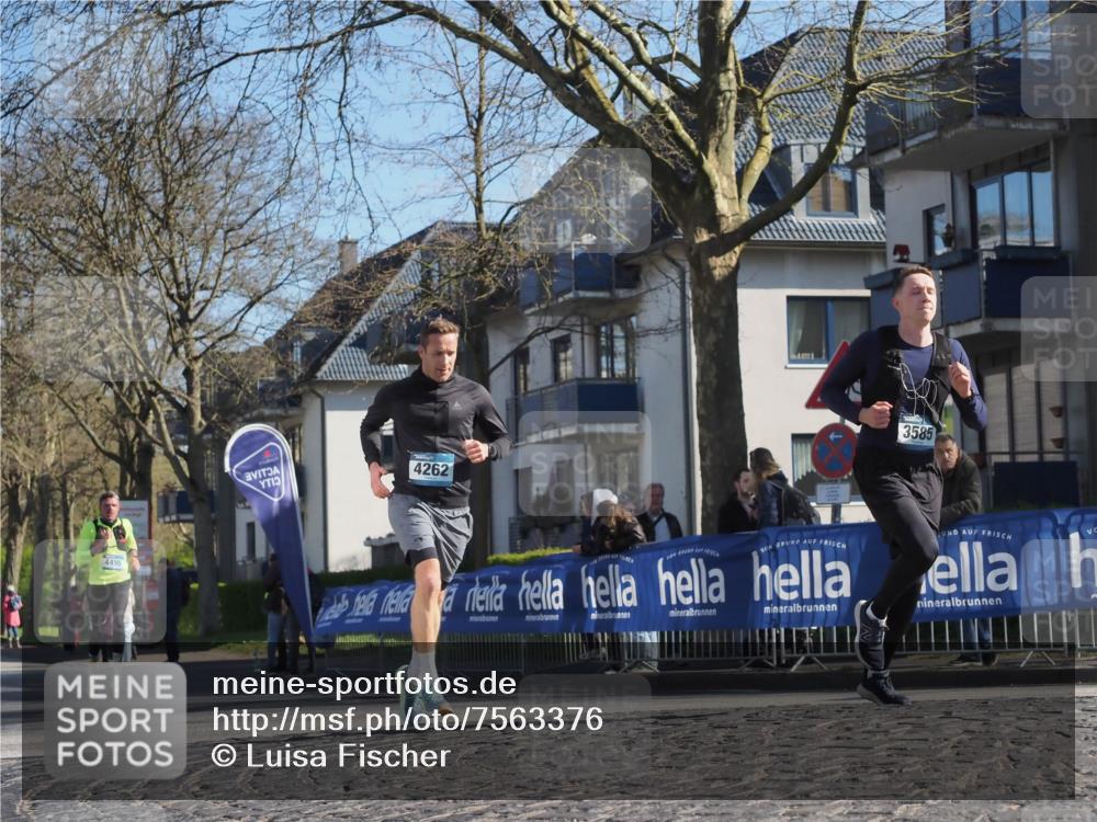 06.04.2025 - 44. Internationalen Wilhelmsburger Insellauf Luisa Fischer http://msf.ph/oto/7563376 06.04.2025 10:33:33 Ziel 4455, 4262, 3585 meine-sportfotos.de