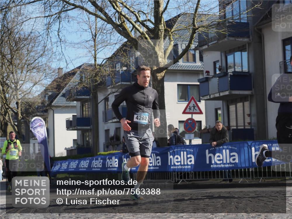 06.04.2025 - 44. Internationalen Wilhelmsburger Insellauf Luisa Fischer http://msf.ph/oto/7563388 06.04.2025 10:33:34 Ziel 4455, 4262 meine-sportfotos.de