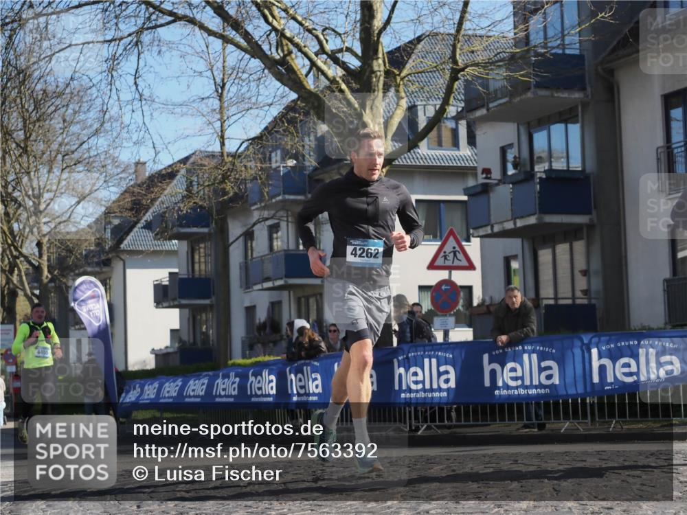 06.04.2025 - 44. Internationalen Wilhelmsburger Insellauf Luisa Fischer http://msf.ph/oto/7563392 06.04.2025 10:33:34 Ziel 4455, 4262 meine-sportfotos.de