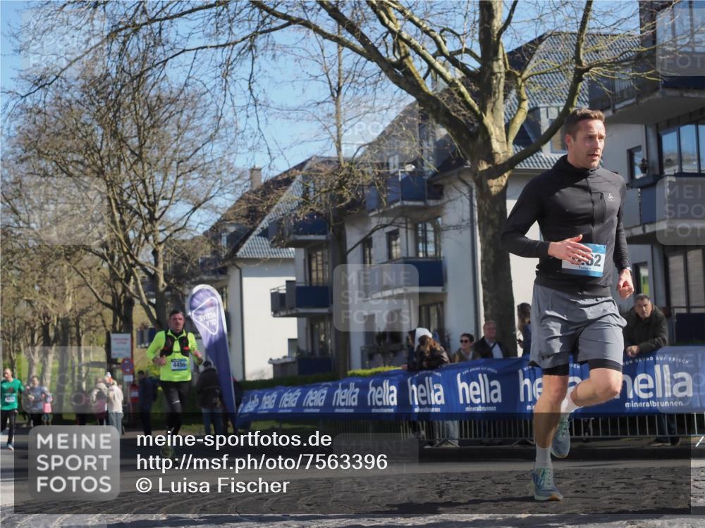 06.04.2025 - 44. Internationalen Wilhelmsburger Insellauf Luisa Fischer http://msf.ph/oto/7563396 06.04.2025 10:33:34 Ziel 2, 4455 meine-sportfotos.de