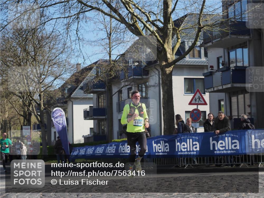 06.04.2025 - 44. Internationalen Wilhelmsburger Insellauf Luisa Fischer http://msf.ph/oto/7563416 06.04.2025 10:33:36 Ziel 4455 meine-sportfotos.de