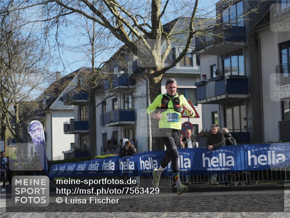 06.04.2025 - 44. Internationalen Wilhelmsburger Insellauf Luisa Fischer http://msf.ph/oto/7563429 06.04.2025 10:33:36 Ziel 4455 meine-sportfotos.de