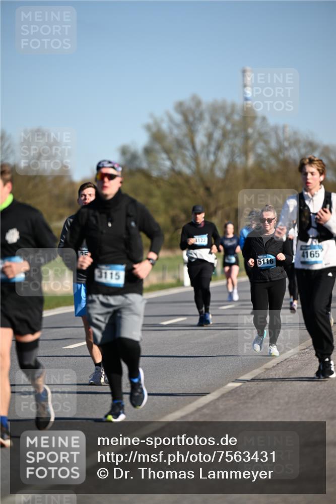 06.04.2025 - 44. Internationalen Wilhelmsburger Insellauf Dr. Thomas Lammeyer http://msf.ph/oto/7563431 06.04.2025 09:38:22 Laufen 3115, 4122, 5116, 4165 meine-sportfotos.de