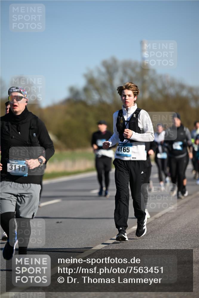 06.04.2025 - 44. Internationalen Wilhelmsburger Insellauf Dr. Thomas Lammeyer http://msf.ph/oto/7563451 06.04.2025 09:38:24 Laufen 3115, 4165 meine-sportfotos.de
