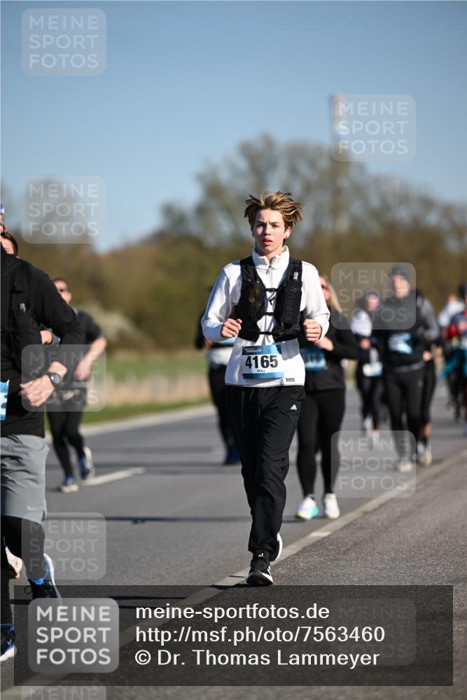 06.04.2025 - 44. Internationalen Wilhelmsburger Insellauf Dr. Thomas Lammeyer http://msf.ph/oto/7563460 06.04.2025 09:38:24 Laufen 4165 meine-sportfotos.de