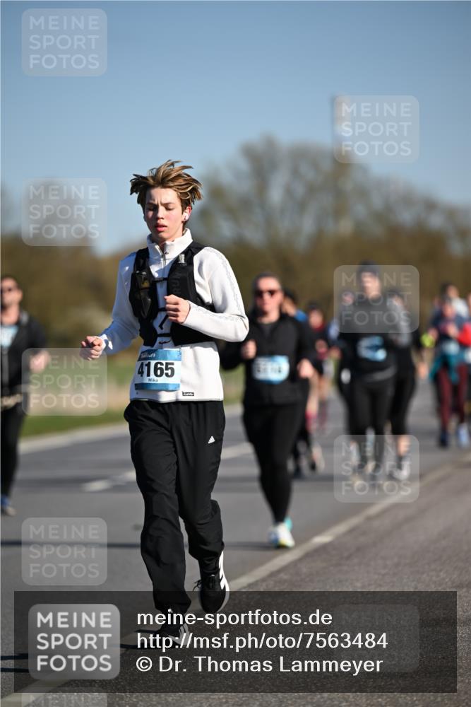 06.04.2025 - 44. Internationalen Wilhelmsburger Insellauf Dr. Thomas Lammeyer http://msf.ph/oto/7563484 06.04.2025 09:38:25 Laufen 4165 meine-sportfotos.de
