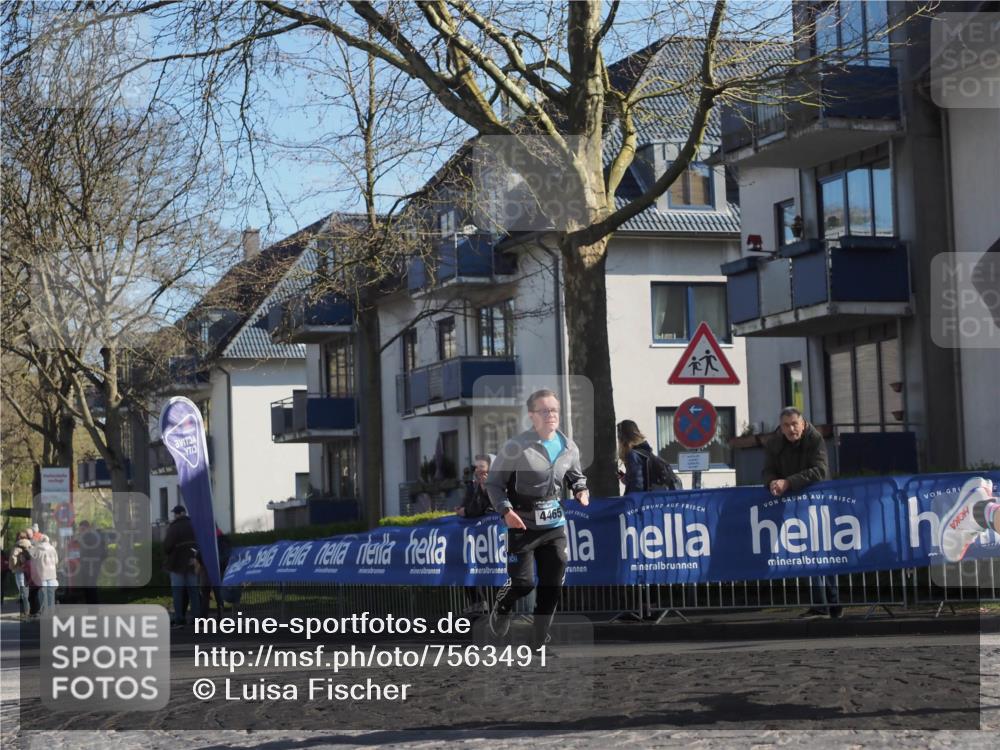 06.04.2025 - 44. Internationalen Wilhelmsburger Insellauf Luisa Fischer http://msf.ph/oto/7563491 06.04.2025 10:33:42 Ziel 4465 meine-sportfotos.de