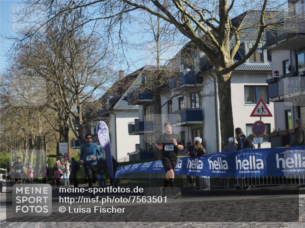 06.04.2025 - 44. Internationalen Wilhelmsburger Insellauf Luisa Fischer http://msf.ph/oto/7563501 06.04.2025 10:33:54 Ziel 3749, 450, 3356, 542 meine-sportfotos.de