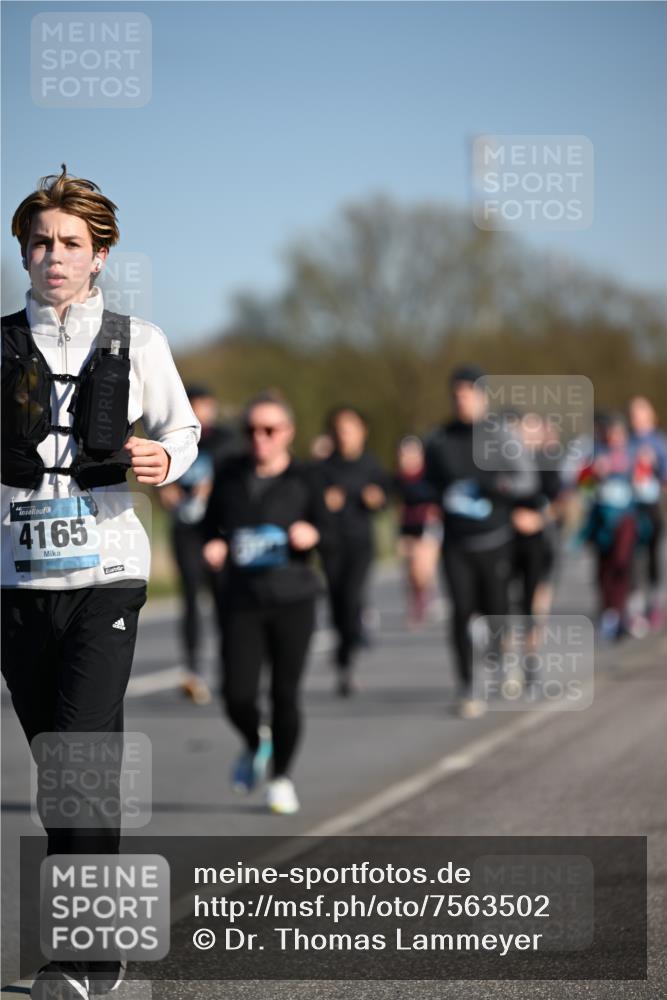 06.04.2025 - 44. Internationalen Wilhelmsburger Insellauf Dr. Thomas Lammeyer http://msf.ph/oto/7563502 06.04.2025 09:38:26 Laufen 4165 meine-sportfotos.de