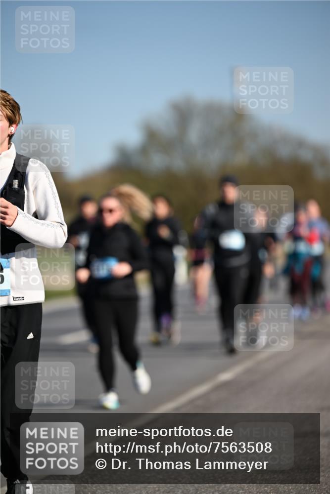 06.04.2025 - 44. Internationalen Wilhelmsburger Insellauf Dr. Thomas Lammeyer http://msf.ph/oto/7563508 06.04.2025 09:38:26 Laufen  meine-sportfotos.de