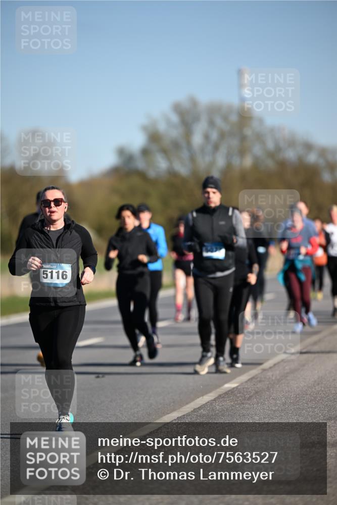 06.04.2025 - 44. Internationalen Wilhelmsburger Insellauf Dr. Thomas Lammeyer http://msf.ph/oto/7563527 06.04.2025 09:38:27 Laufen 5116 meine-sportfotos.de