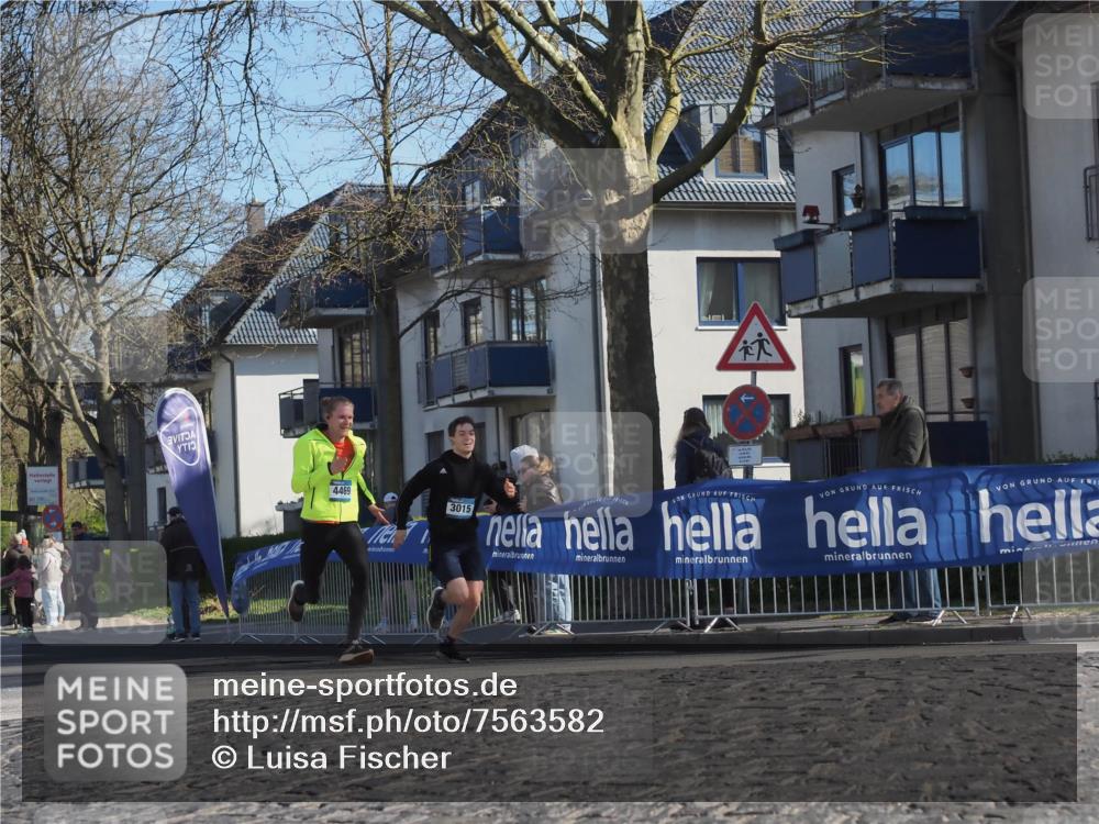 06.04.2025 - 44. Internationalen Wilhelmsburger Insellauf Luisa Fischer http://msf.ph/oto/7563582 06.04.2025 10:34:03 Ziel 3, 4469, 3015 meine-sportfotos.de