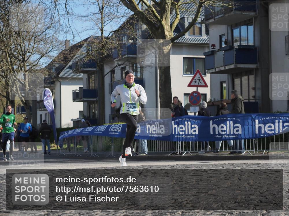 06.04.2025 - 44. Internationalen Wilhelmsburger Insellauf Luisa Fischer http://msf.ph/oto/7563610 06.04.2025 10:34:09 Ziel 3267, 3404 meine-sportfotos.de