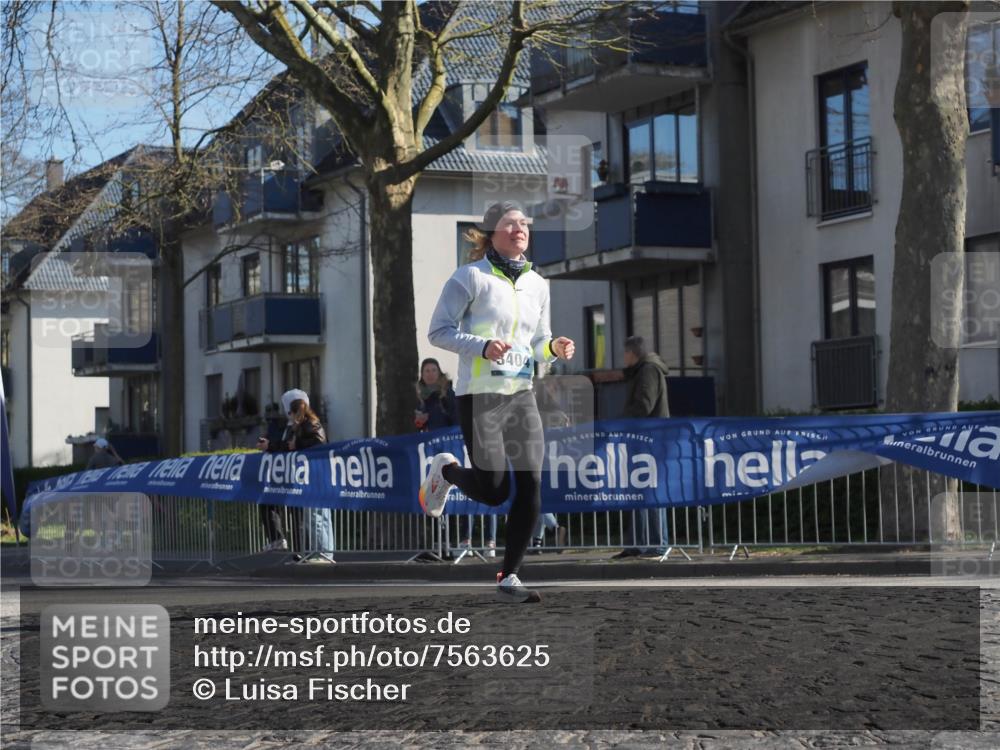 06.04.2025 - 44. Internationalen Wilhelmsburger Insellauf Luisa Fischer http://msf.ph/oto/7563625 06.04.2025 10:34:10 Ziel 404 meine-sportfotos.de