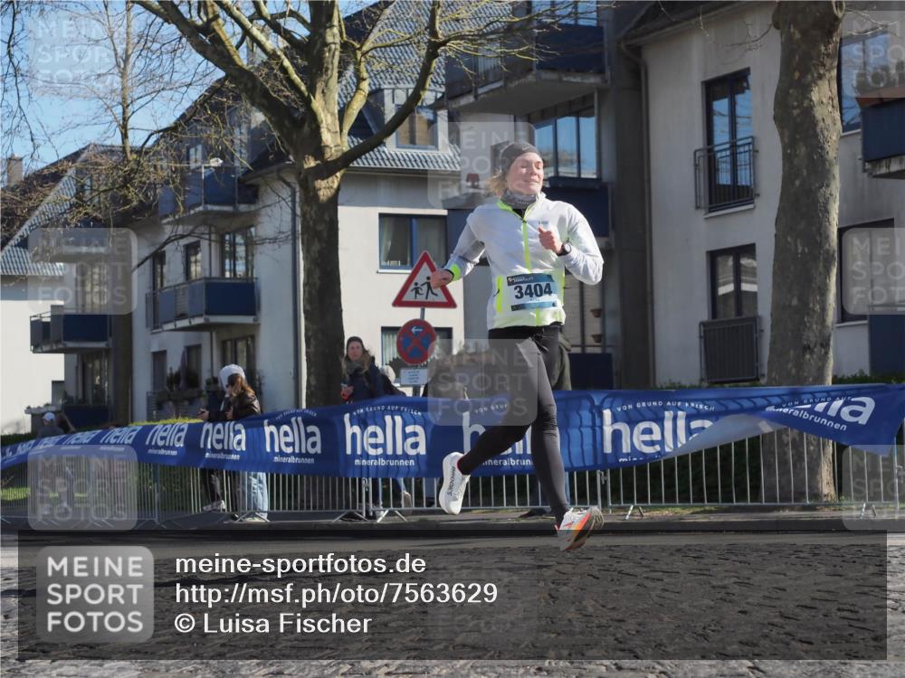 06.04.2025 - 44. Internationalen Wilhelmsburger Insellauf Luisa Fischer http://msf.ph/oto/7563629 06.04.2025 10:34:10 Ziel 3404 meine-sportfotos.de
