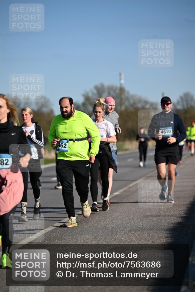 06.04.2025 - 44. Internationalen Wilhelmsburger Insellauf Dr. Thomas Lammeyer http://msf.ph/oto/7563686 06.04.2025 09:38:38 Laufen 82, 462, 4610 meine-sportfotos.de