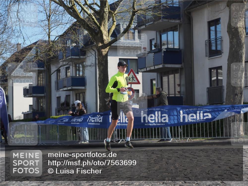 06.04.2025 - 44. Internationalen Wilhelmsburger Insellauf Luisa Fischer http://msf.ph/oto/7563699 06.04.2025 10:34:22 Ziel  meine-sportfotos.de