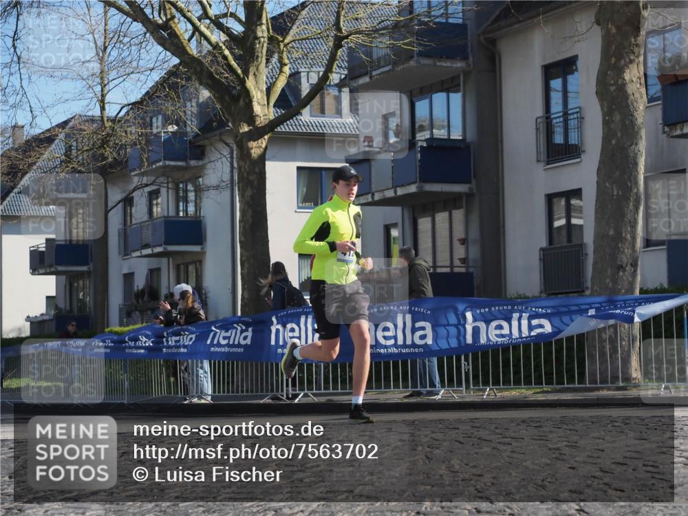 06.04.2025 - 44. Internationalen Wilhelmsburger Insellauf Luisa Fischer http://msf.ph/oto/7563702 06.04.2025 10:34:23 Ziel  meine-sportfotos.de