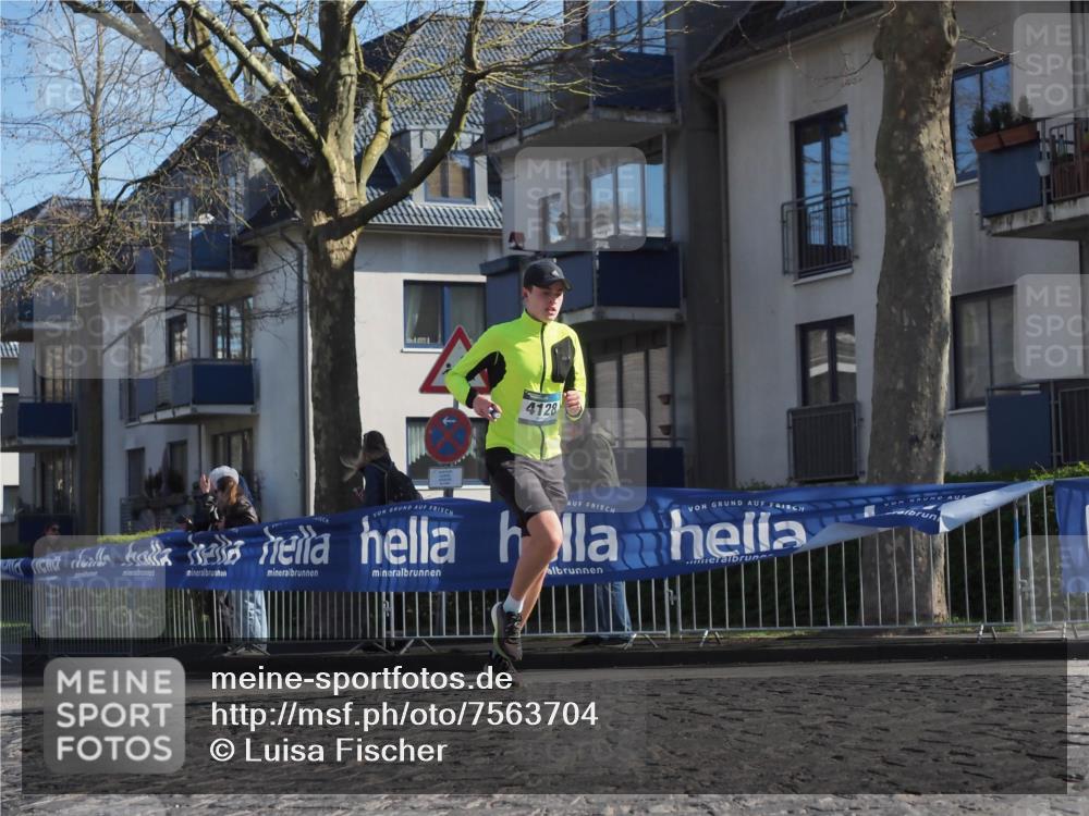 06.04.2025 - 44. Internationalen Wilhelmsburger Insellauf Luisa Fischer http://msf.ph/oto/7563704 06.04.2025 10:34:23 Ziel 4128 meine-sportfotos.de