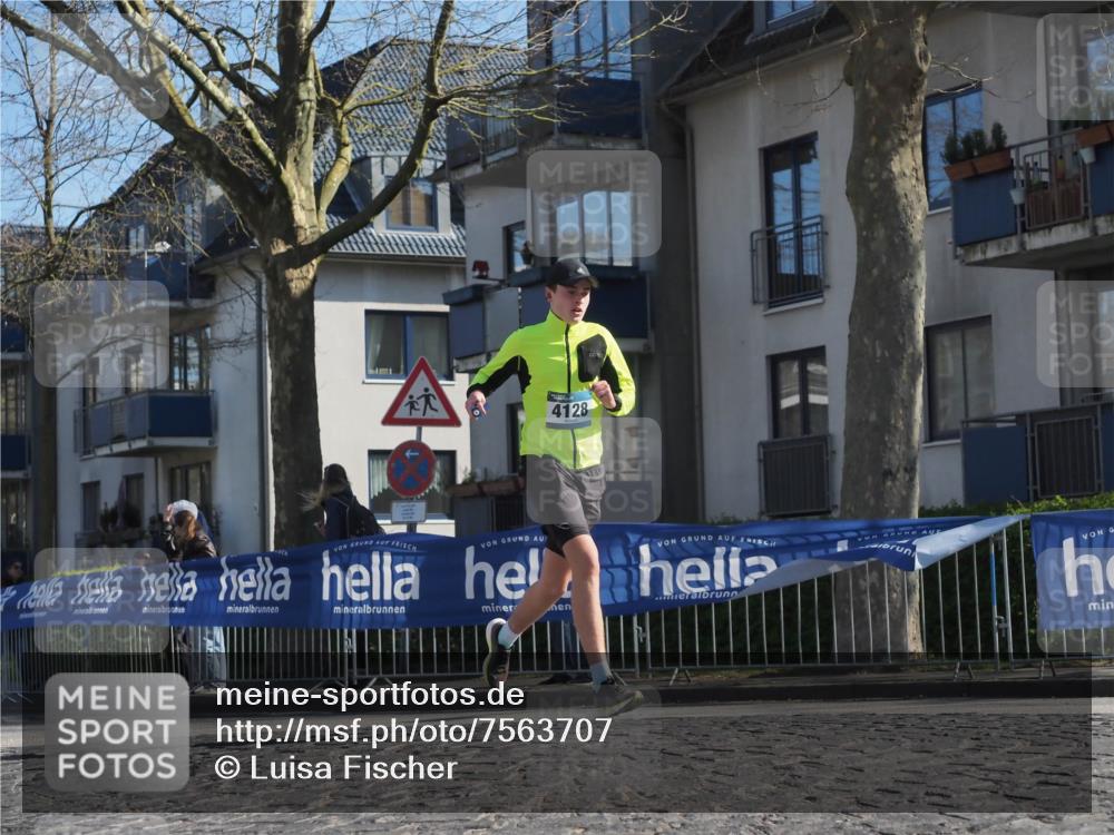 06.04.2025 - 44. Internationalen Wilhelmsburger Insellauf Luisa Fischer http://msf.ph/oto/7563707 06.04.2025 10:34:23 Ziel 4128 meine-sportfotos.de