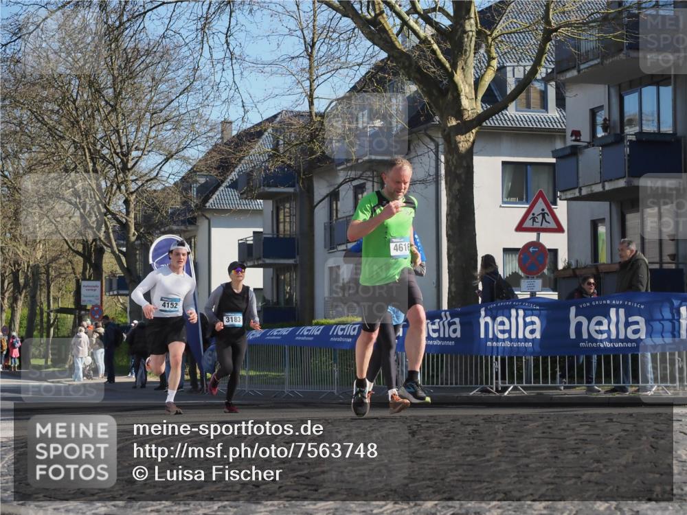 06.04.2025 - 44. Internationalen Wilhelmsburger Insellauf Luisa Fischer http://msf.ph/oto/7563748 06.04.2025 10:34:30 Ziel 4152, 3183, 4616 meine-sportfotos.de