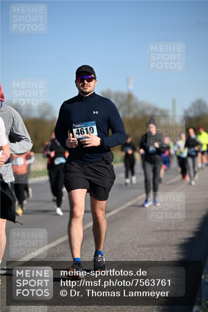 06.04.2025 - 44. Internationalen Wilhelmsburger Insellauf Dr. Thomas Lammeyer http://msf.ph/oto/7563761 06.04.2025 09:38:41 Laufen 6, 4610 meine-sportfotos.de