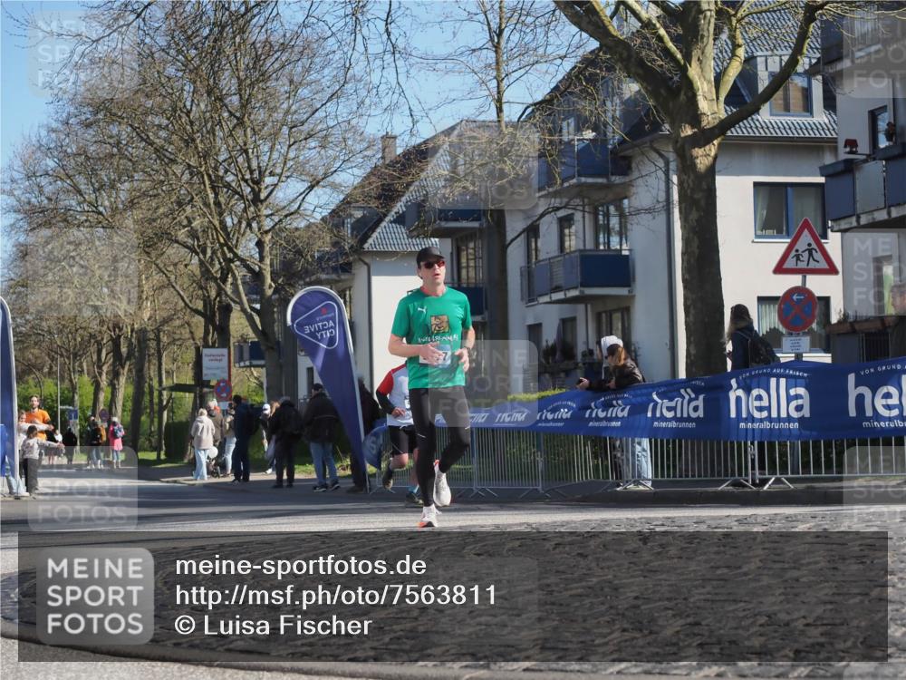 06.04.2025 - 44. Internationalen Wilhelmsburger Insellauf Luisa Fischer http://msf.ph/oto/7563811 06.04.2025 10:34:43 Ziel  meine-sportfotos.de