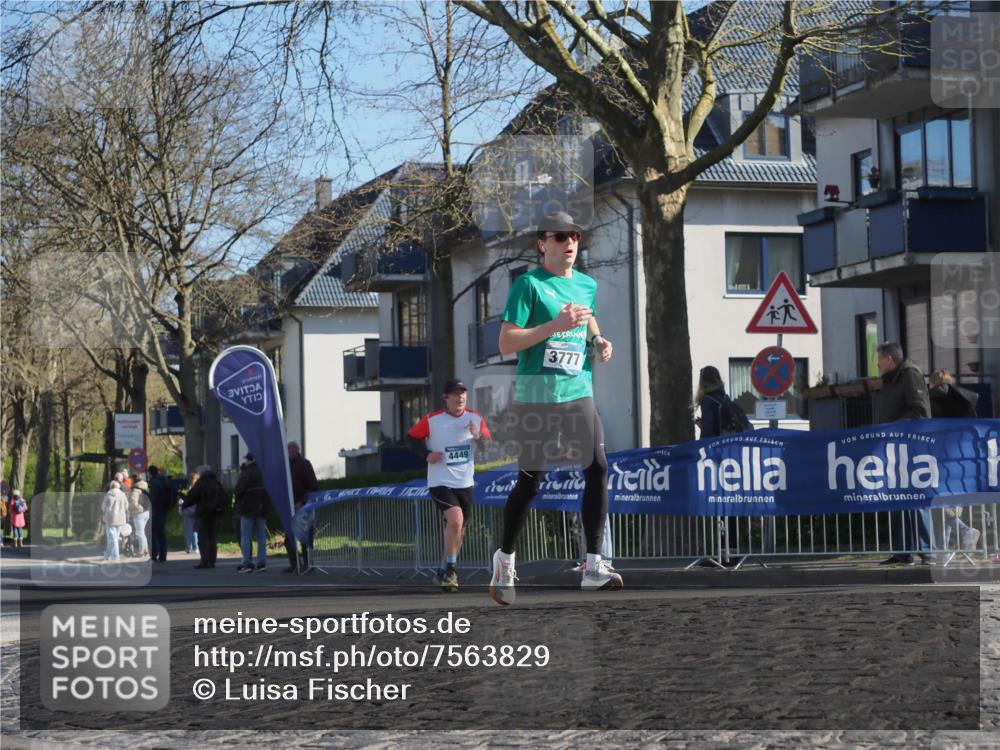 06.04.2025 - 44. Internationalen Wilhelmsburger Insellauf Luisa Fischer http://msf.ph/oto/7563829 06.04.2025 10:34:43 Ziel 4449, 3777 meine-sportfotos.de