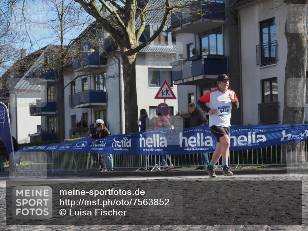 06.04.2025 - 44. Internationalen Wilhelmsburger Insellauf Luisa Fischer http://msf.ph/oto/7563852 06.04.2025 10:34:45 Ziel 4449 meine-sportfotos.de