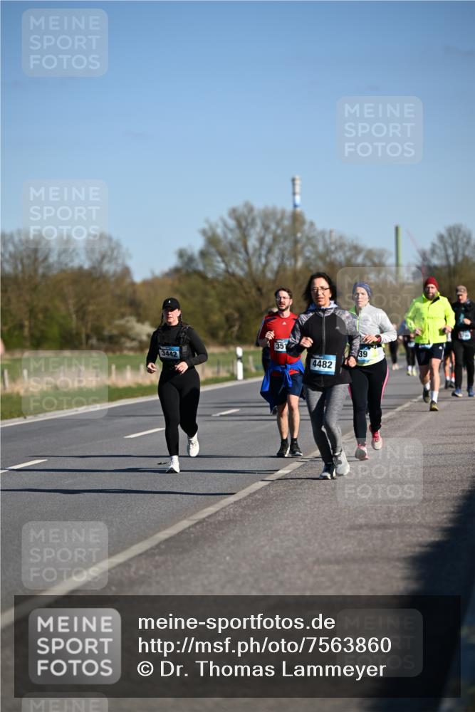 06.04.2025 - 44. Internationalen Wilhelmsburger Insellauf Dr. Thomas Lammeyer http://msf.ph/oto/7563860 06.04.2025 09:38:45 Laufen 3442, 351, 39, 4482 meine-sportfotos.de